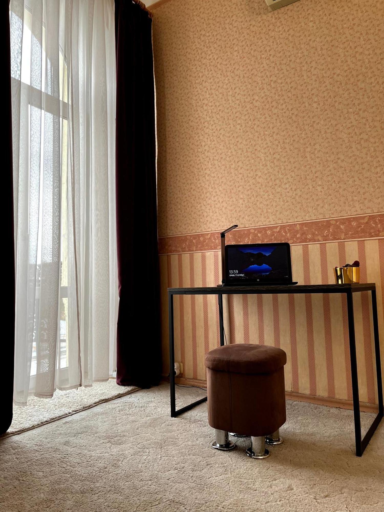 світло є! історичний центр! Apartment *
