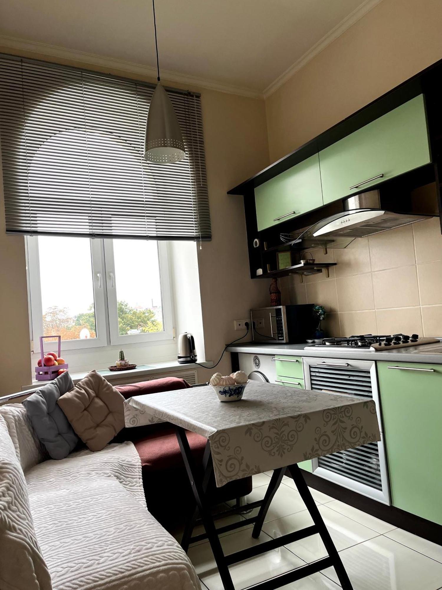 світло є! історичний центр! Apartment Kyiv