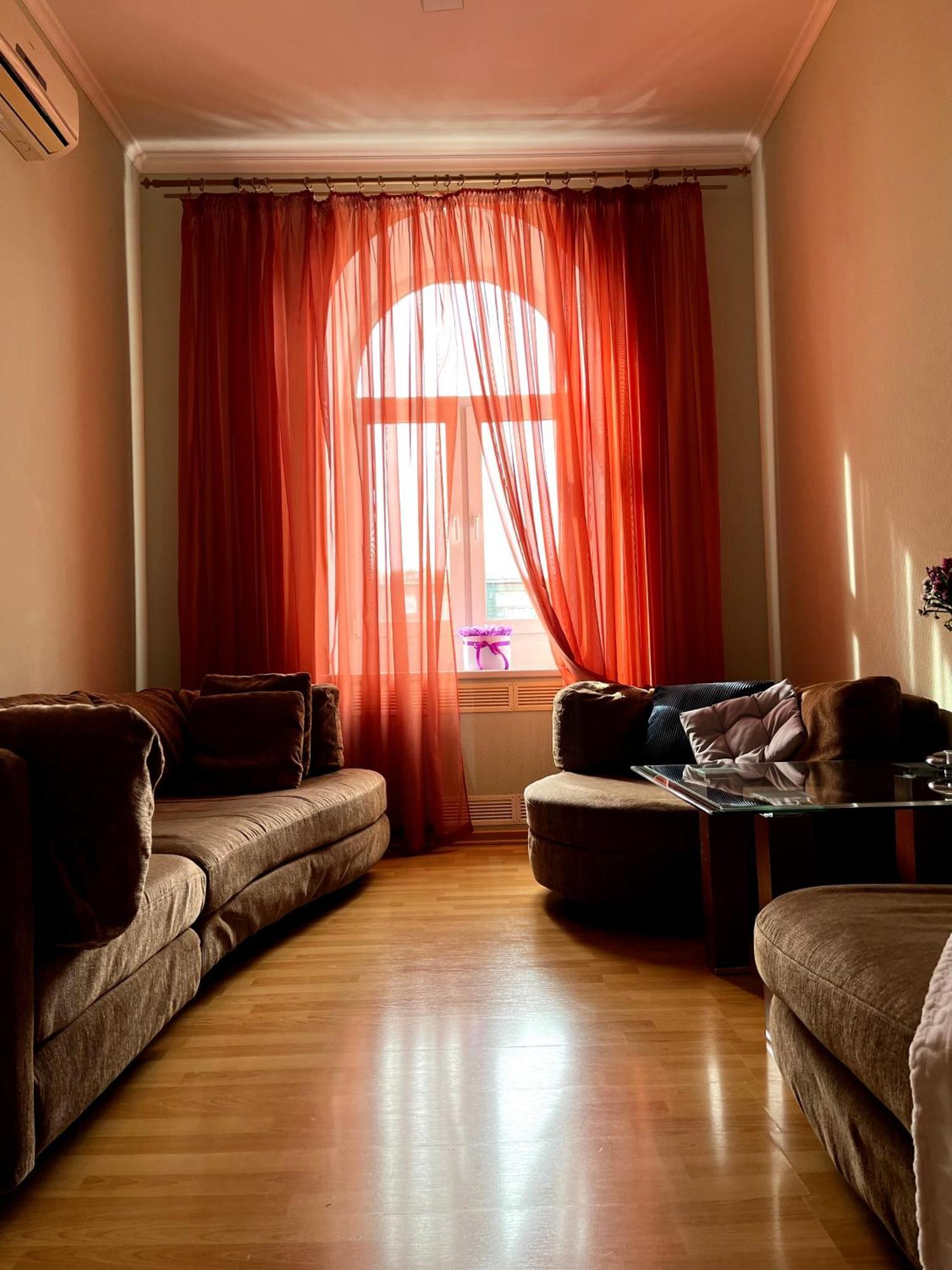 світло є! історичний центр! Apartment *
