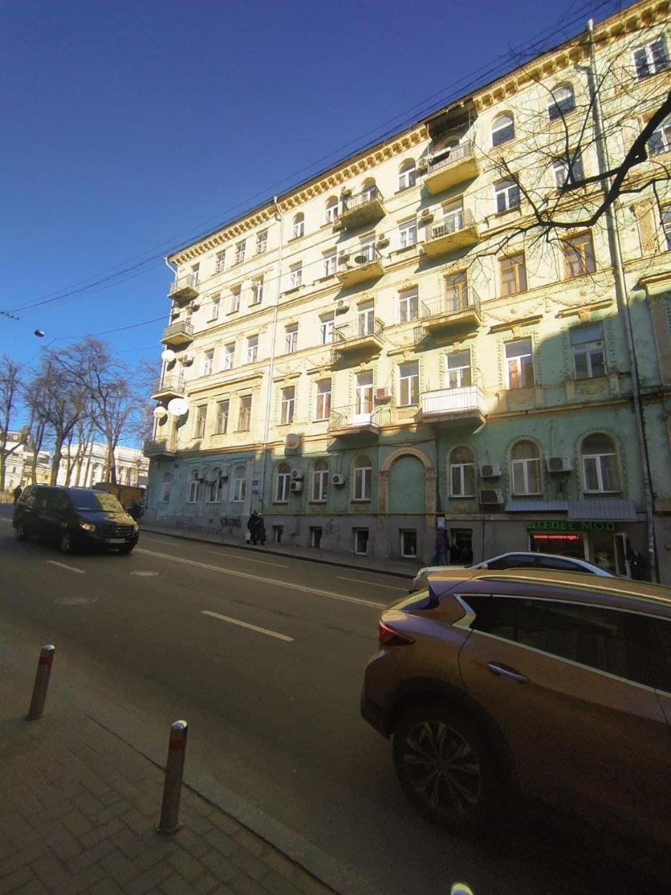 Apartment світло є! історичний центр! Kyiv